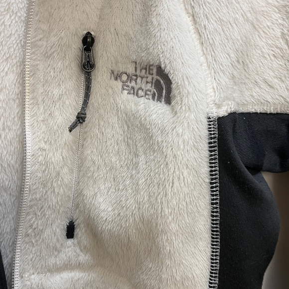 The North Face Black and White Fleece Jacket - Picture 2 of 5